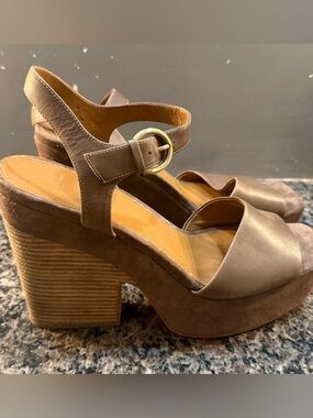 Marc Fisher Taupe Perla Platform Block Heel Sandal Size 11